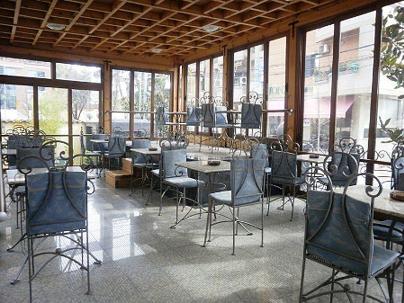 Hotel Elysee Tiranë Restaurant bilde